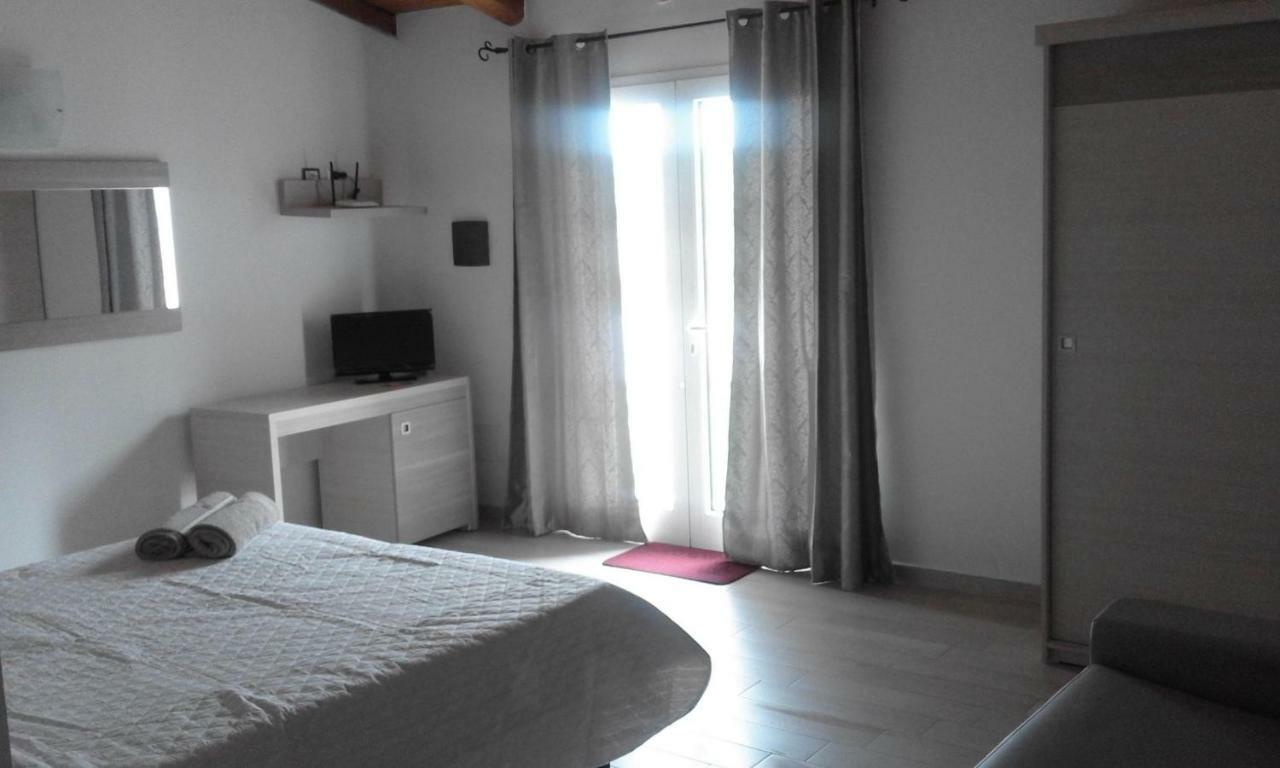 Bed and Breakfast Sole&Sale à San Teodoro  Extérieur photo